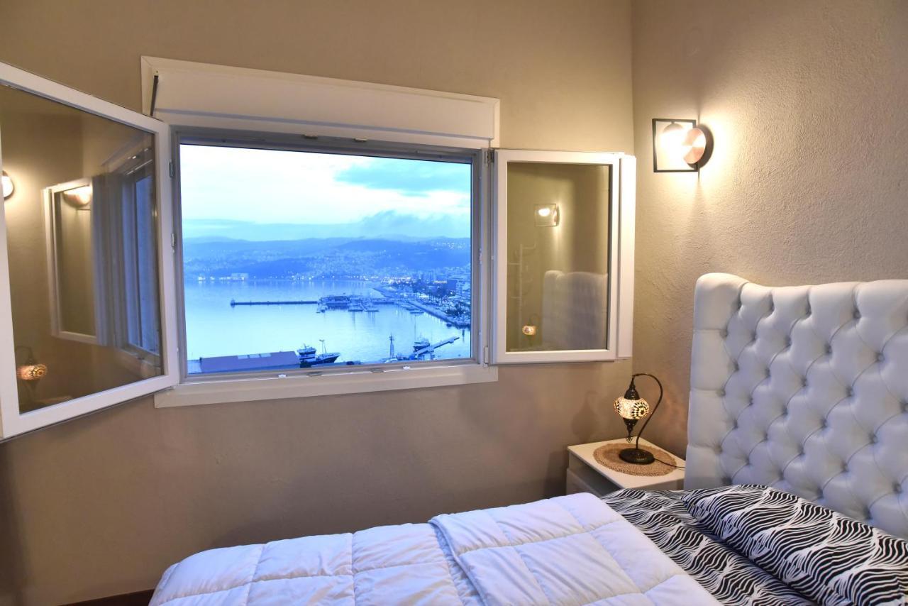 Golden Sea View - Old Town Apartment Kavála Ngoại thất bức ảnh